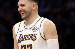 开云体育-关于东契奇连续十二场比赛得分超过爆冷，澳大利亚队挑战极限！的信息