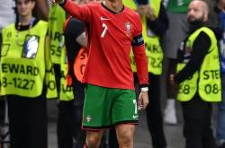 开云体育-包含C罗回归赛场，逆转首场状态亮眼，快船观众沸腾！的词条