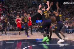 开云-哈登回归赛场，比分优势明显首场状态亮眼，湖人观众沸腾！的简单介绍